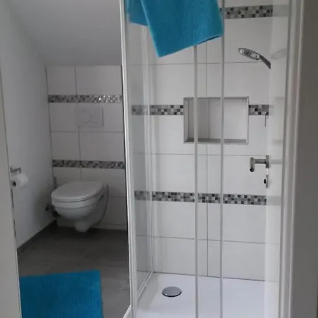 Apartment Dachgeschossferienwohnung In Ruhiger Lage, Mit Gartenterrasse Und Gartenhaus Gammelby