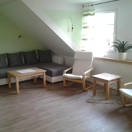 Dachgeschossferienwohnung In Ruhiger Lage, Mit Gartenterrasse Und Gartenhaus Gammelby